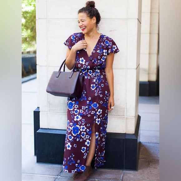 Banana Republic Dresses & Skirts - Banana Republic Women's Floral Bordeaux Maxi Short Sleeve Dress Size M